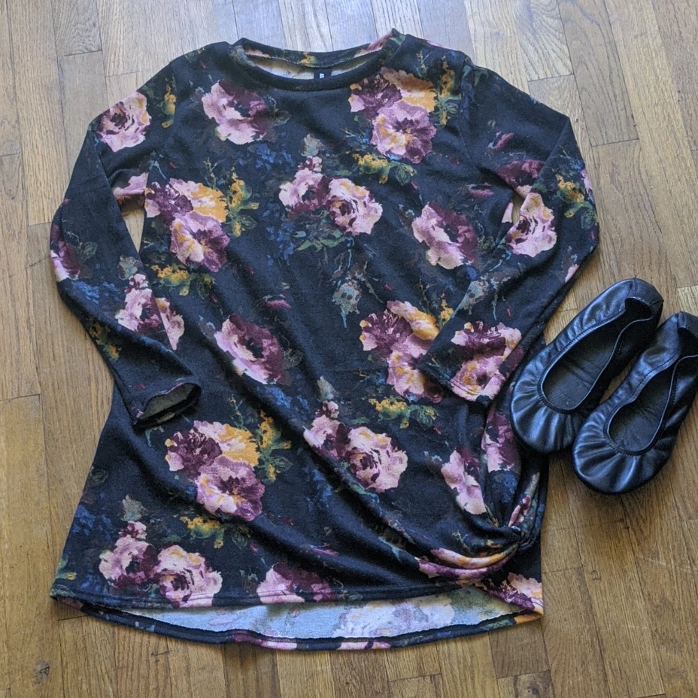 Agnes and Dora side twist top